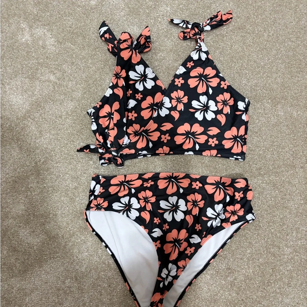 SHEIN Black and Coral Floral Bikini - Picture 1 of 1